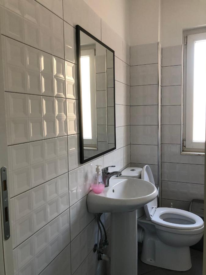 Central Studio Apartments Тирана Экстерьер фото