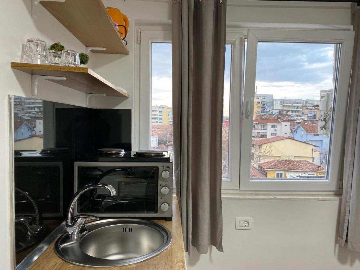Central Studio Apartments Тирана Экстерьер фото