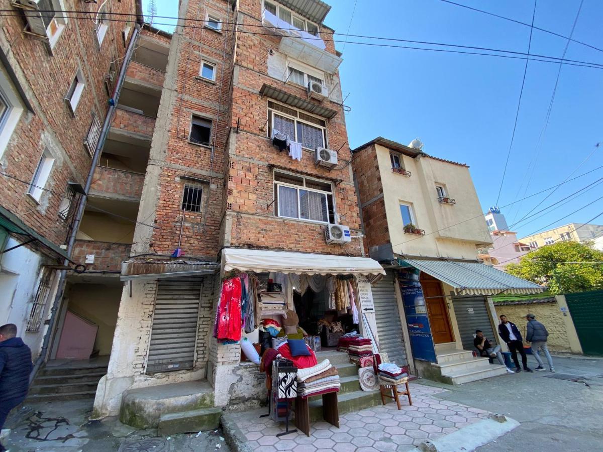 Central Studio Apartments Тирана Экстерьер фото