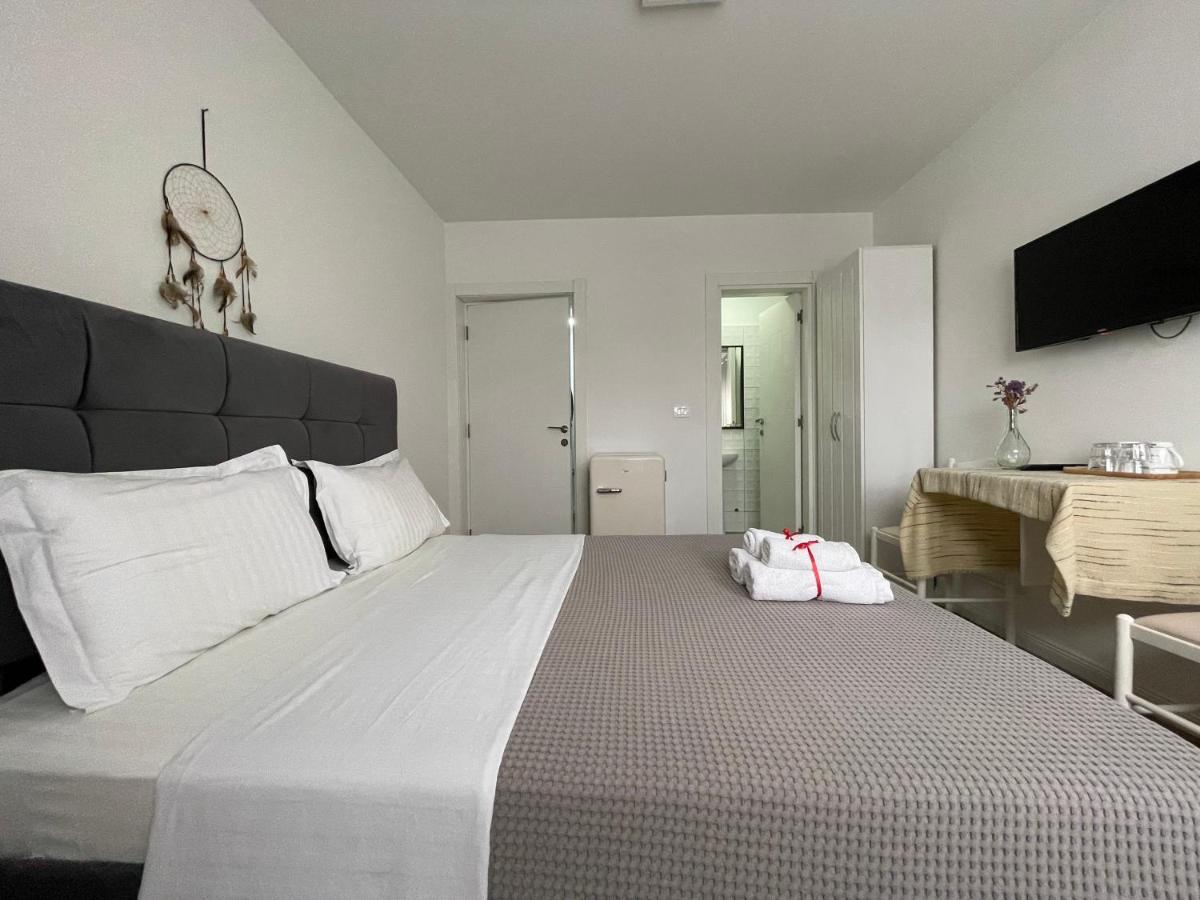 Central Studio Apartments Тирана Экстерьер фото