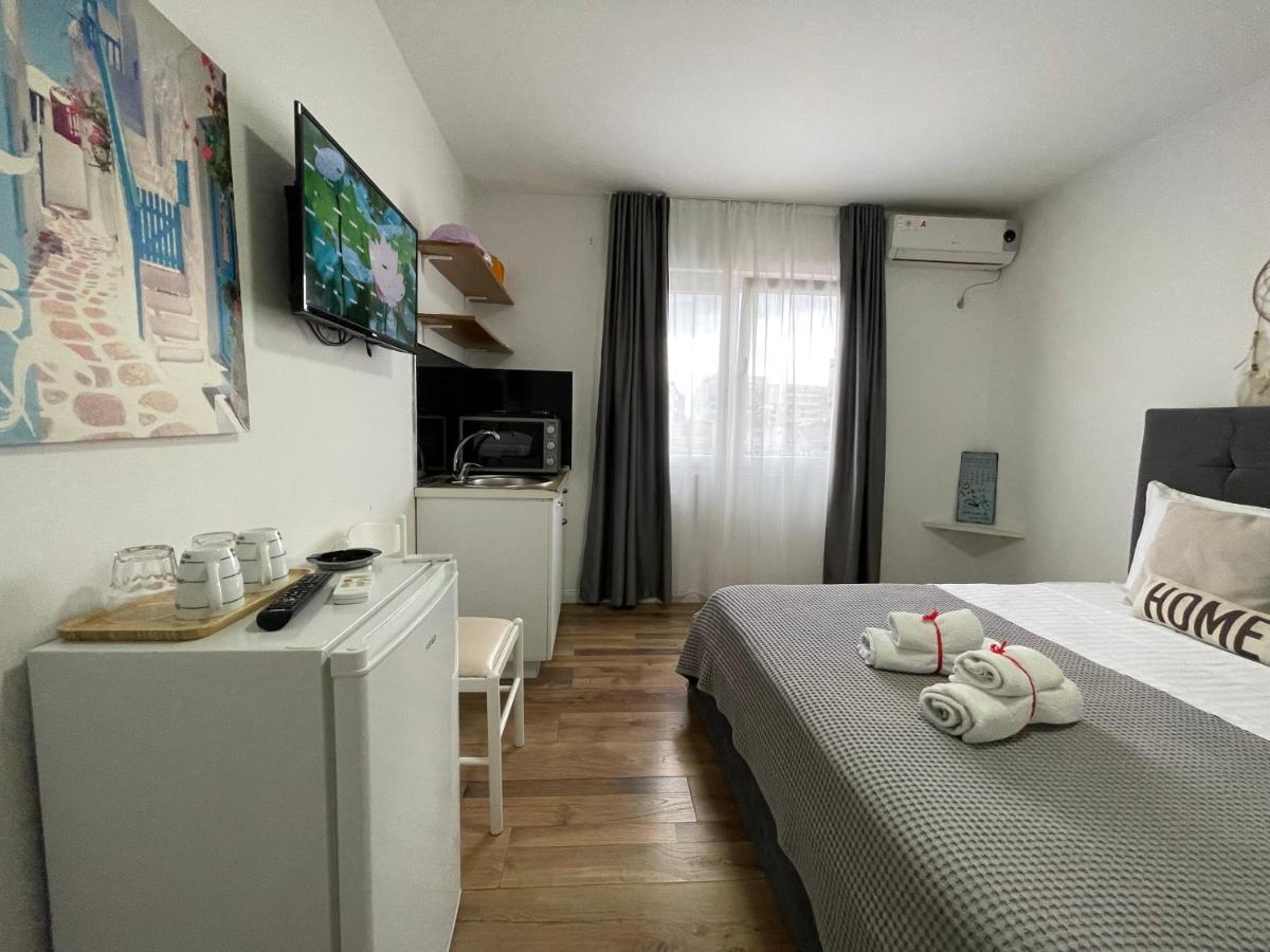 Central Studio Apartments Тирана Экстерьер фото