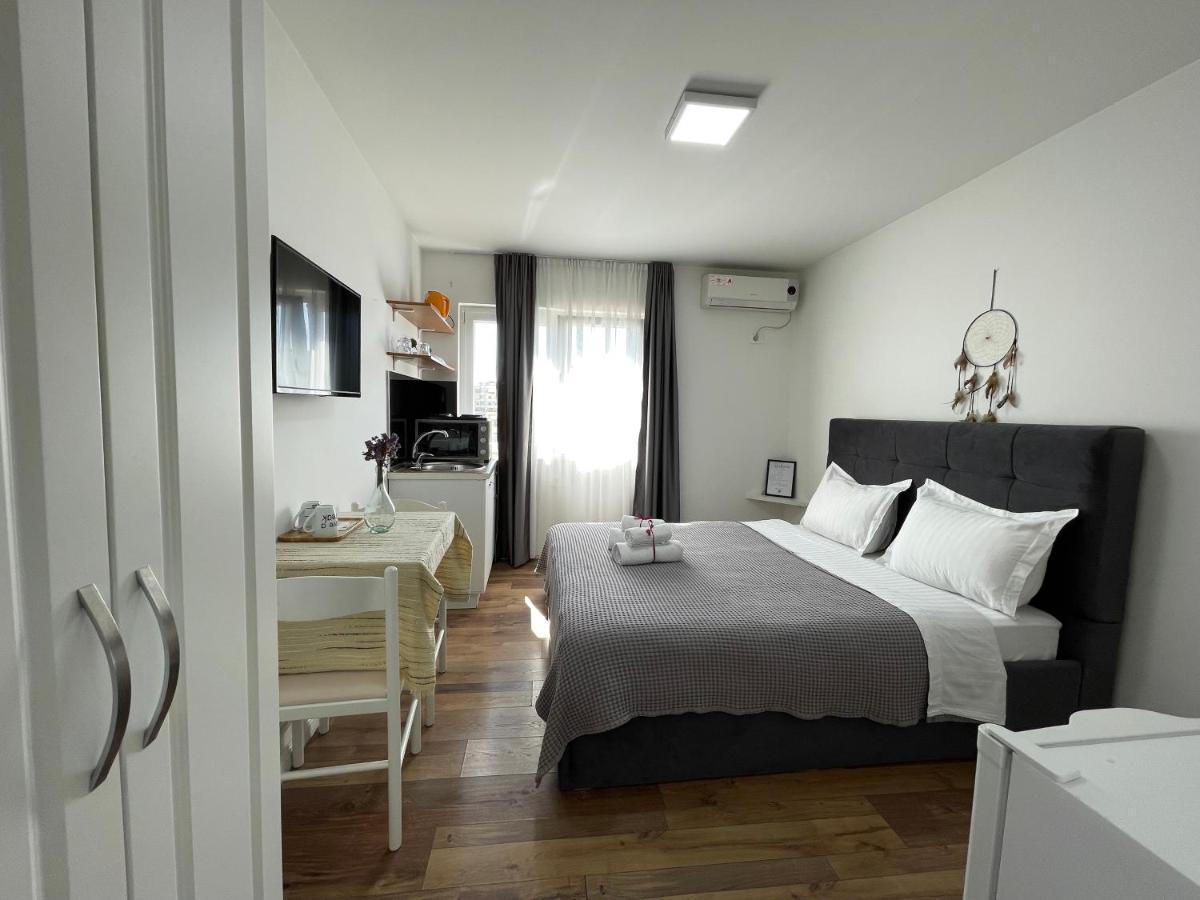 Central Studio Apartments Тирана Экстерьер фото