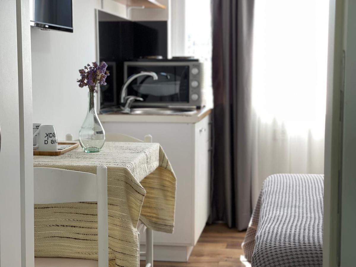 Central Studio Apartments Тирана Экстерьер фото