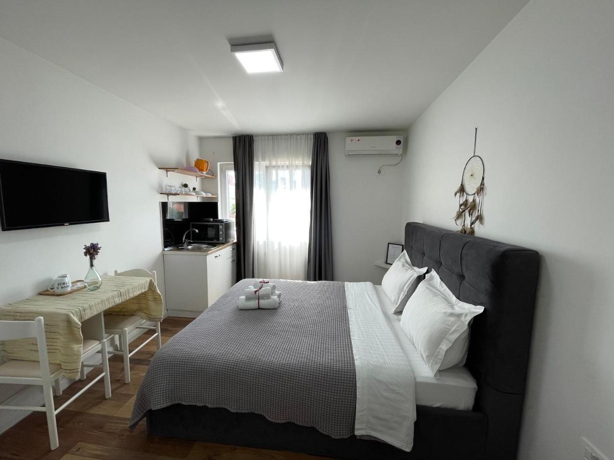 Central Studio Apartments Тирана Экстерьер фото
