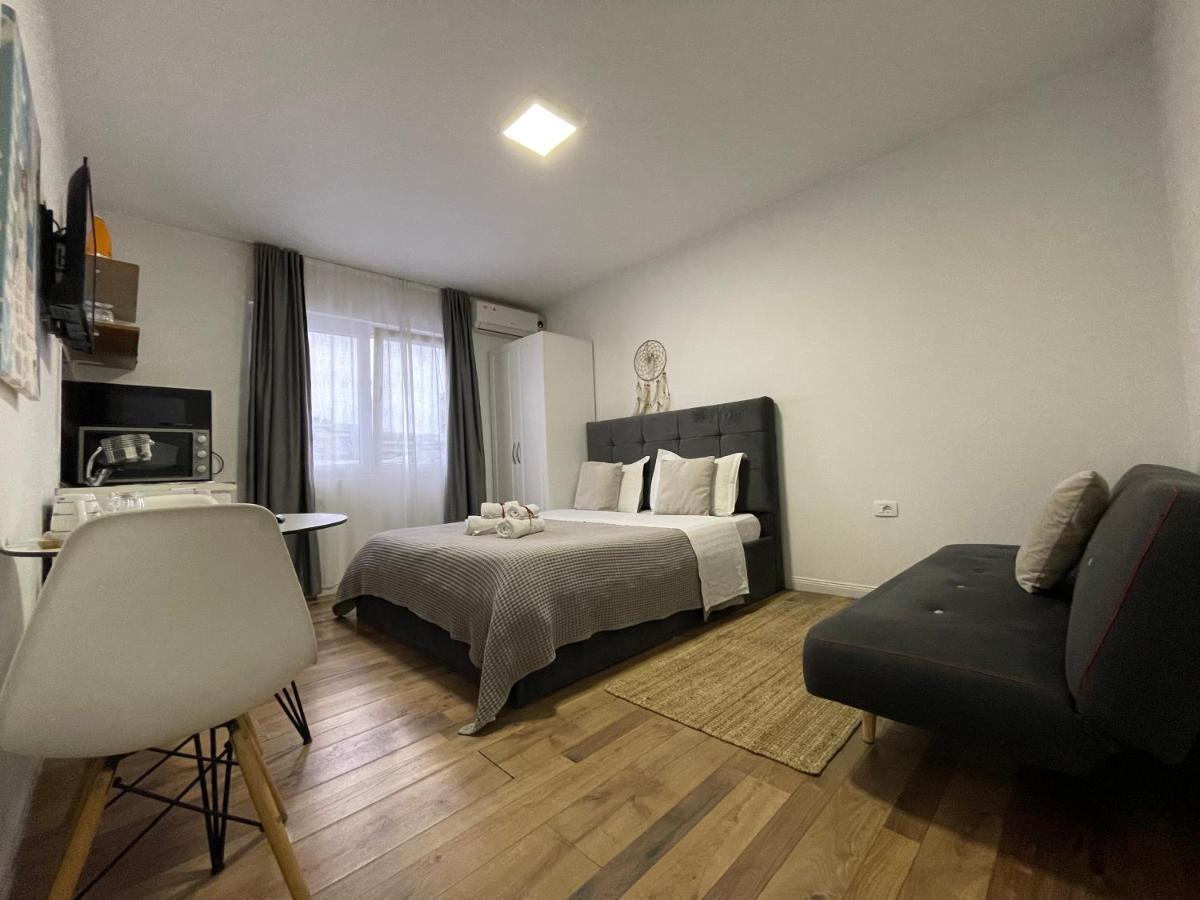Central Studio Apartments Тирана Экстерьер фото