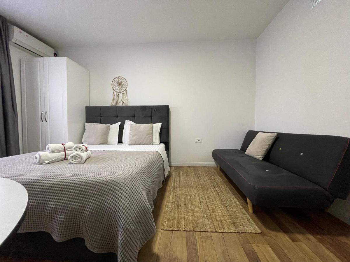 Central Studio Apartments Тирана Экстерьер фото