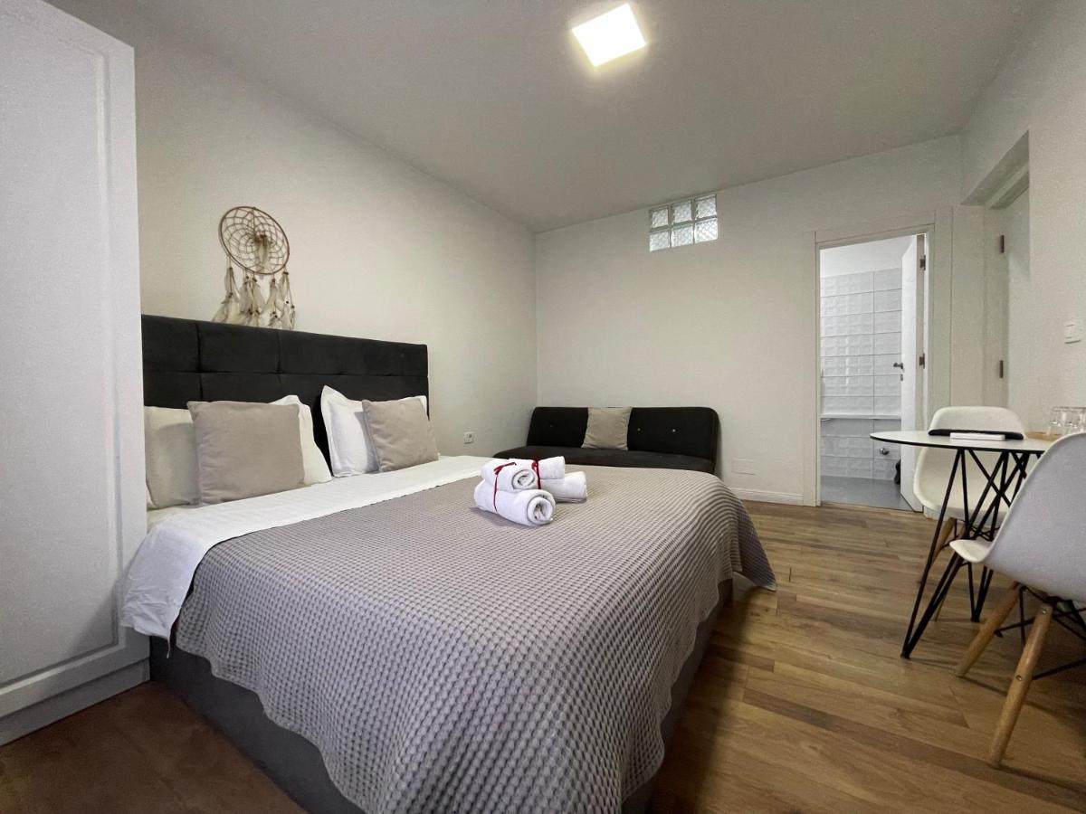 Central Studio Apartments Тирана Экстерьер фото