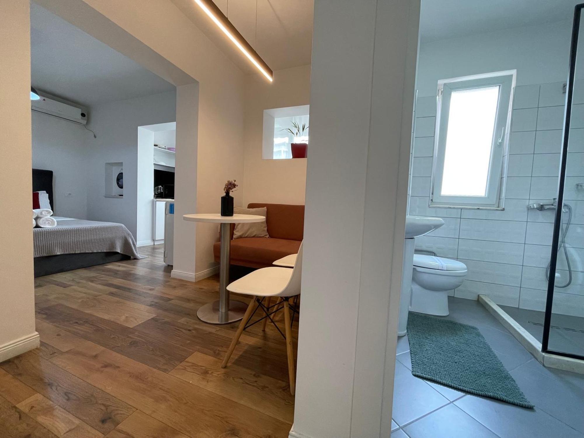 Central Studio Apartments Тирана Экстерьер фото
